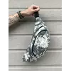 Бананка темно-сірий піксель off white_1 Бананка темно-сірий піксель off white_1
