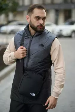 Комплект чоловічий "Clip" TNF: жилетка сіро-чорна + штани "President" чорні. БАРСЕТКА У ПОДАРУНОК! Комплект чоловічий "Clip" TNF: жилетка сіро-чорна + штани "President" чорні. БАРСЕТКА У ПОДАРУНОК!