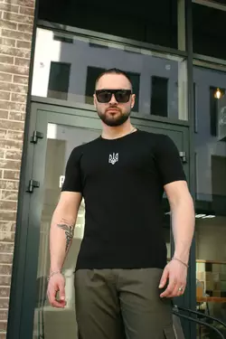 Футболка чоловіча з вишивкою "Тризуб" Intruder чорна Футболка чоловіча з вишивкою "Тризуб" Intruder чорна