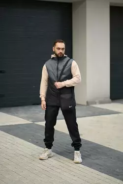 Комплект чоловічий "Clip" Nike: жилетка сіро-чорна + штани "President" чорні. БАРСЕТКА У ПОДАРУНОК! Комплект чоловічий "Clip" Nike: жилетка сіро-чорна + штани "President" чорні. БАРСЕТКА У ПОДАРУНОК!
