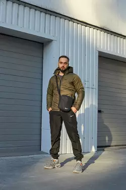 РОЗПРОДАЖ Комплект чоловічий Nike: куртка хакі + штани "President" чорні. Барсетка У ПОДАРУНОК! РОЗПРОДАЖ Комплект чоловічий Nike: куртка хакі + штани "President" чорні. Барсетка У ПОДАРУНОК!