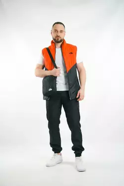 Комплект чоловічий "Clip" TNF: жилетка помаранчево-чорна + футболка біла + штани "President" чорні. БАРСЕТКА У ПОДАРУНОК! Комплект чоловічий "Clip" TNF: жилетка помаранчево-чорна + футболка біла + штани "President" чорні. БАРСЕТКА У ПОДАРУНОК!