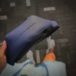 Бананка Tommy Hilfiger синя змійка пластикова Бананка Tommy Hilfiger синя змійка пластикова