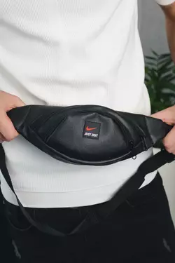 Бананка шкірозамінник чорний Nike (мал.) Бананка шкірозамінник чорний Nike (мал.)