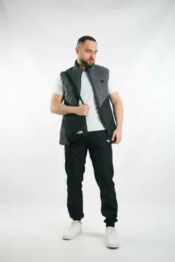 Комплект чоловічий "Clip" TNF: жилетка сіро-чорна + футболка біла + штани "President" чорні. БАРСЕТКА У ПОДАРУНОК! Комплект чоловічий "Clip" TNF: жилетка сіро-чорна + футболка біла + штани "President" чорні. БАРСЕТКА У ПОДАРУНОК!