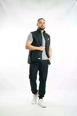 Комплект чоловічий "Clip" TNF: жилетка чорна + футболка сіра + штани "President" чорні. БАРСЕТКА У ПОДАРУНОК! Комплект чоловічий "Clip" TNF: жилетка чорна + футболка сіра + штани "President" чорні. БАРСЕТКА У ПОДАРУНОК!
