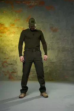 Комплект чоловічий хакі: штани soft shell на флісі "Peak" + лонгслів "Pulse" Intruder з тризубом Комплект чоловічий хакі: штани soft shell на флісі "Peak" + лонгслів "Pulse" Intruder з тризубом