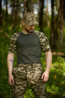 Футболка чоловіча "Sleeve" хакі-піксель Футболка чоловіча "Sleeve" хакі-піксель