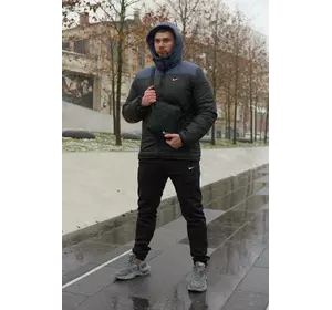 Комплект чоловічий Nike: куртка зимова "Frost" синьо-чорна + штани з тринитки утеплені чорні. Барсетка та рукавички У ПОДАРУНОК! Комплект чоловічий Nike: куртка зимова "Frost" синьо-чорна + штани з тринитки утеплені чорні. Барсетка та рукавички У ПОДАРУНОК!