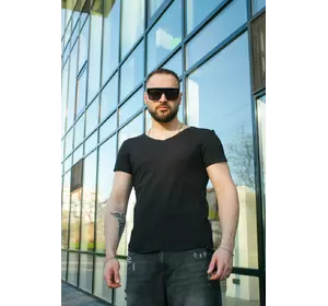 Футболка чоловіча з V-вирізом Intruder чорна Футболка чоловіча з V-вирізом Intruder чорна