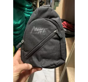 Слинг Nike чорний, чорне лого Слинг Nike чорний, чорне лого